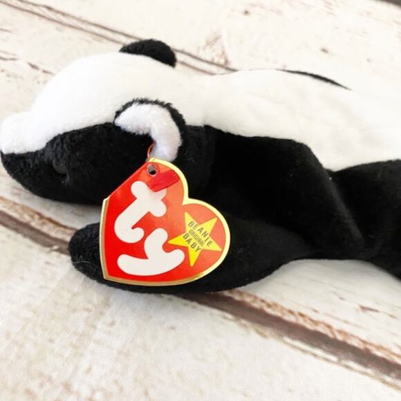TY BEANIE BABIES Stinky the Skunk - Picture 4 of 6